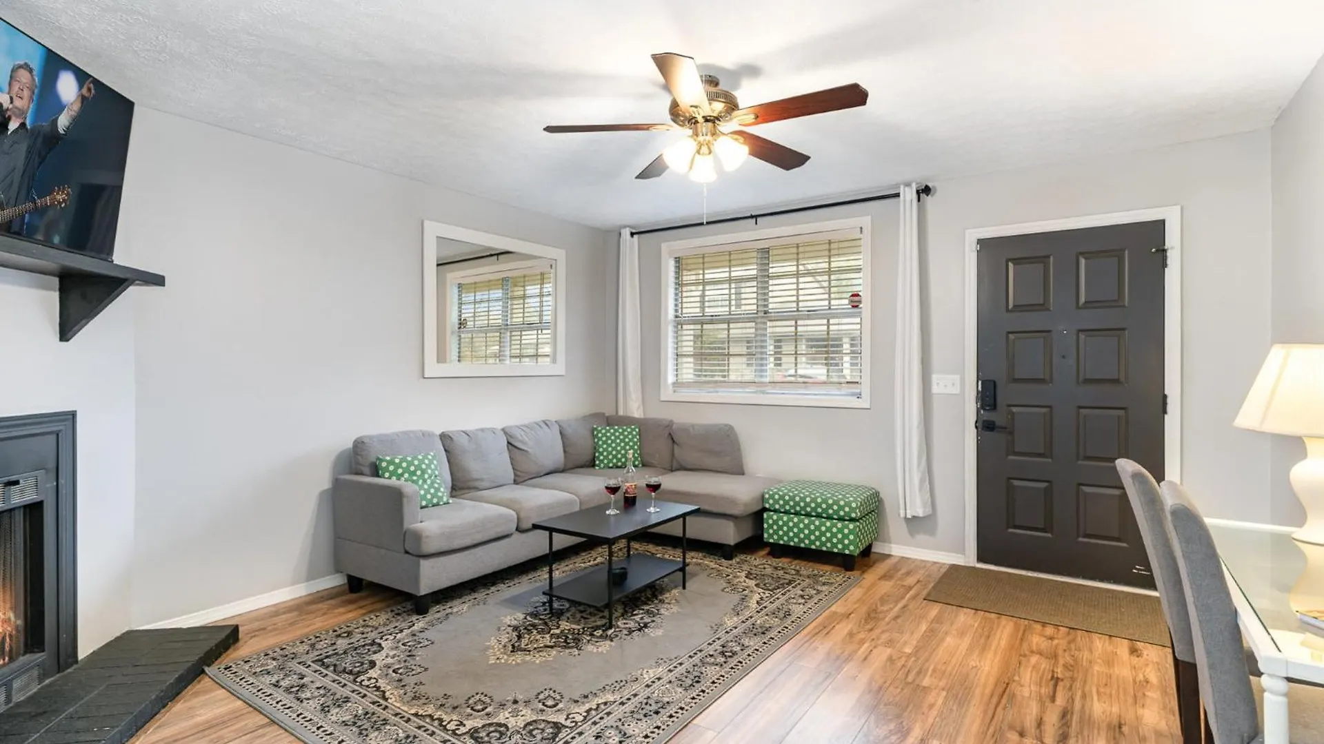 Starling - Sleeps 8 - Mins To Nashville Zoo location